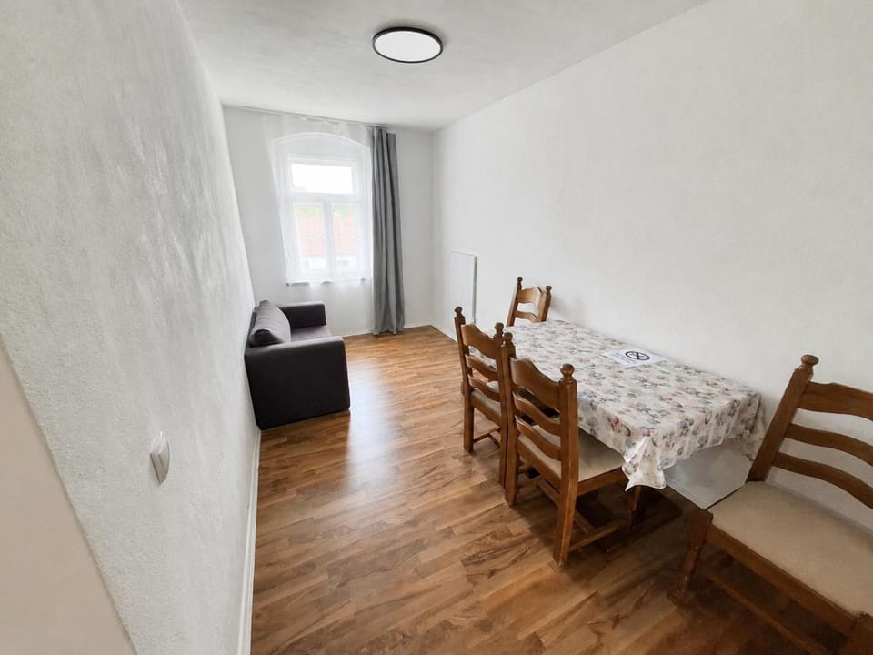 Photo of the whole room, Dining area