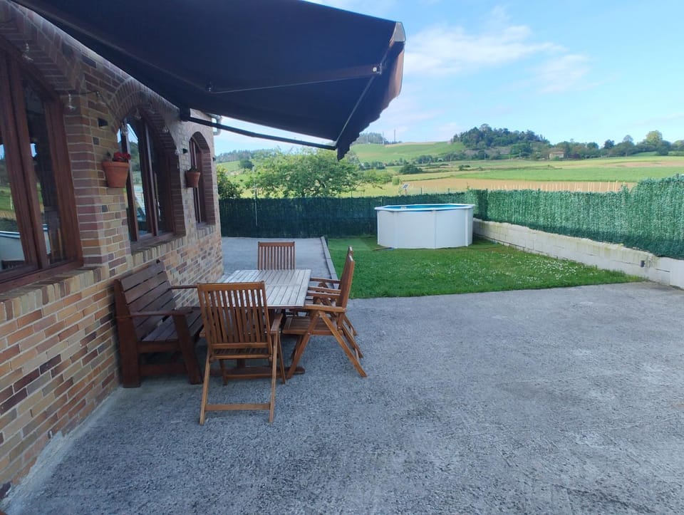 Castro Vizmaya, cómoda y amplia planta baja con jardín cerca de todo House in Cantabria