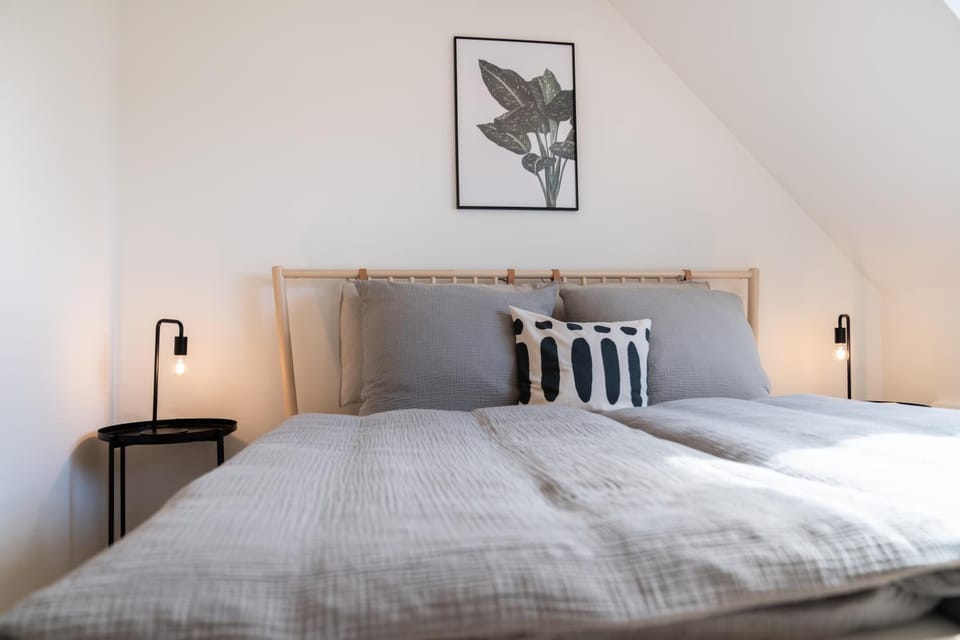 Bed, Photo of the whole room, Bedroom