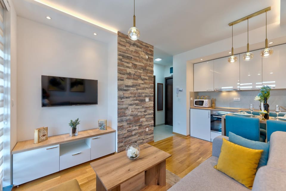 Kitchen or kitchenette, Living room