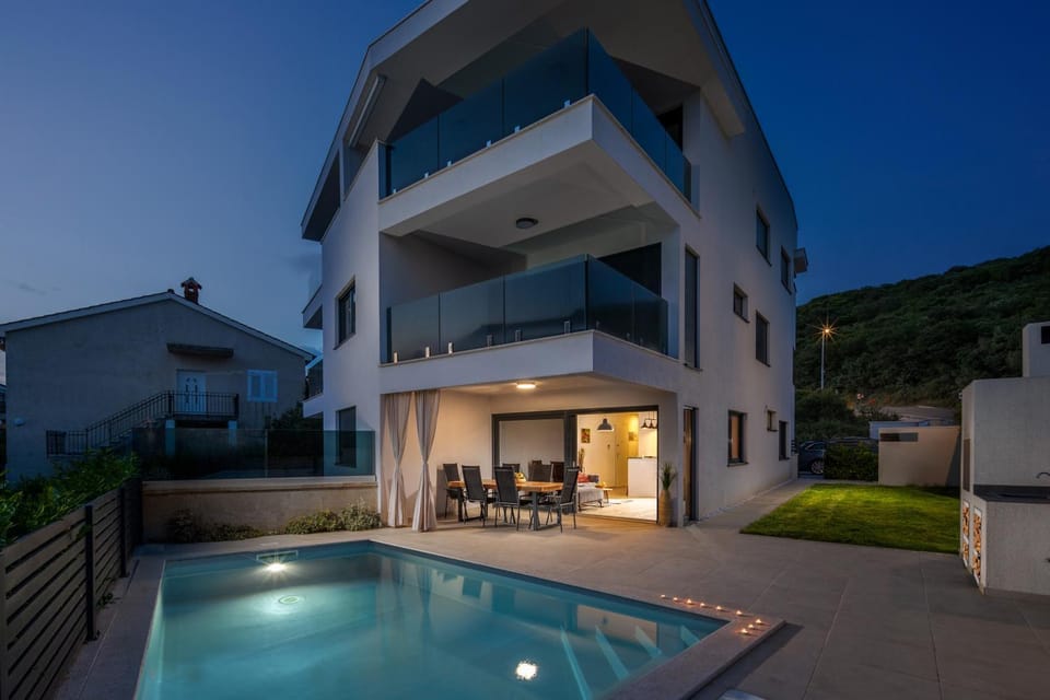 Luxury apartment Marco Polo with a private swimming pool with salt sea water Apartment in Primorje-Gorski Kotar County