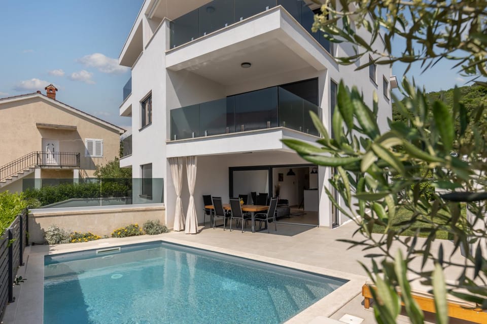 Luxury apartment Marco Polo with a private swimming pool with salt sea water Apartment in Primorje-Gorski Kotar County