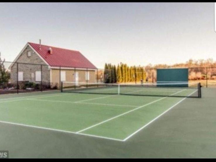 Activities, Tennis court