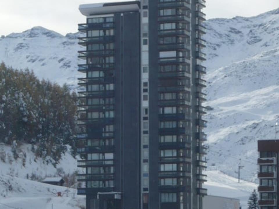 Appartement rénové 3 pièces avec WIFI au centre de la station - FR-1-344-1083 Apartment in Les Allues