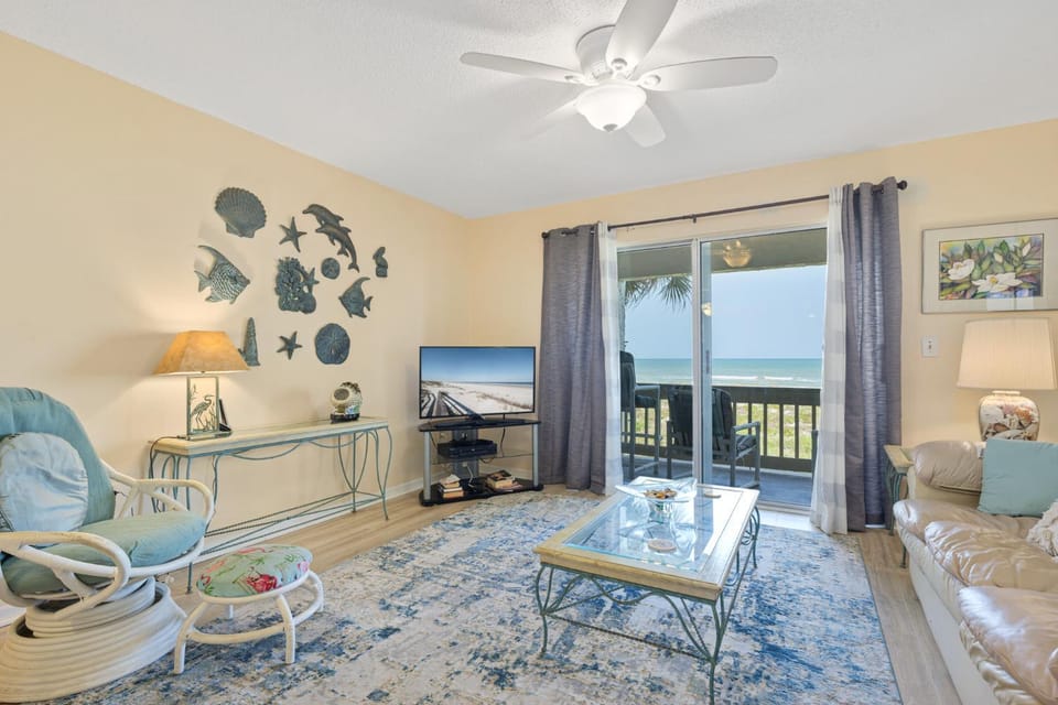 TV and multimedia, Balcony/Terrace, Living room, Seating area, Sea view, furniture