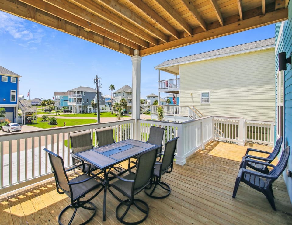 Patio, Neighbourhood, Seating area