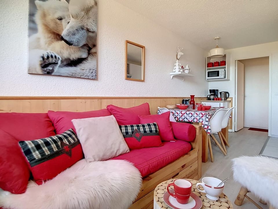 Appartement rénové 4 pers · Balcon Sud · Proche pistes et commerces Apartment in Les Allues