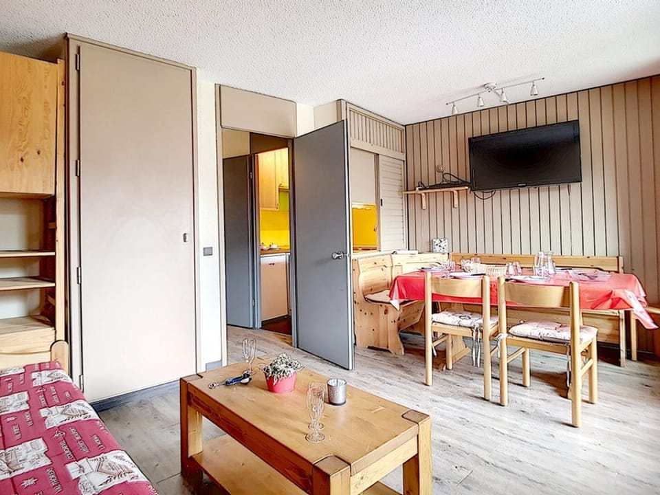 Appartement skis aux pieds, parking couvert, balcon ouest - Reberty 1850 - FR-1-344-1106 Apartment in Les Allues