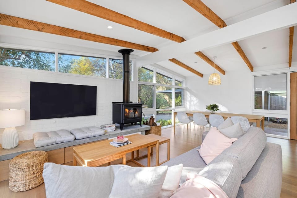 Communal lounge/ TV room, Living room, Dining area, flat iron