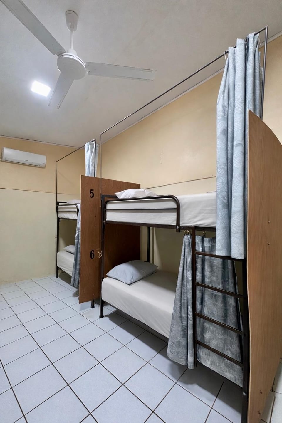 Huitzilin Hostal Bed and Breakfast in Brisas de Zicatela