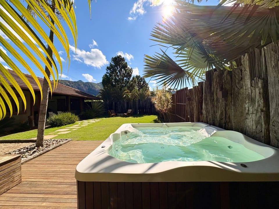 Day, Garden, Hot Tub, Garden view