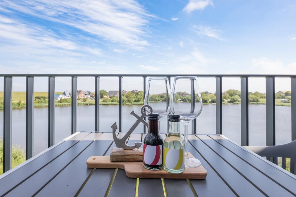 Apartment N14 direkt am Nordseedeich mit Blick auf den See Apartment in Nordstrand