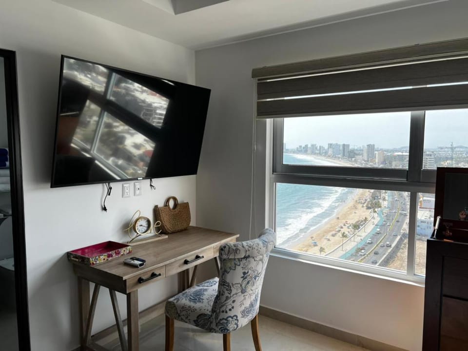 Luxury condo en Malecón, Alberca Infinity & Jacuzzi Apartment in Mazatlan