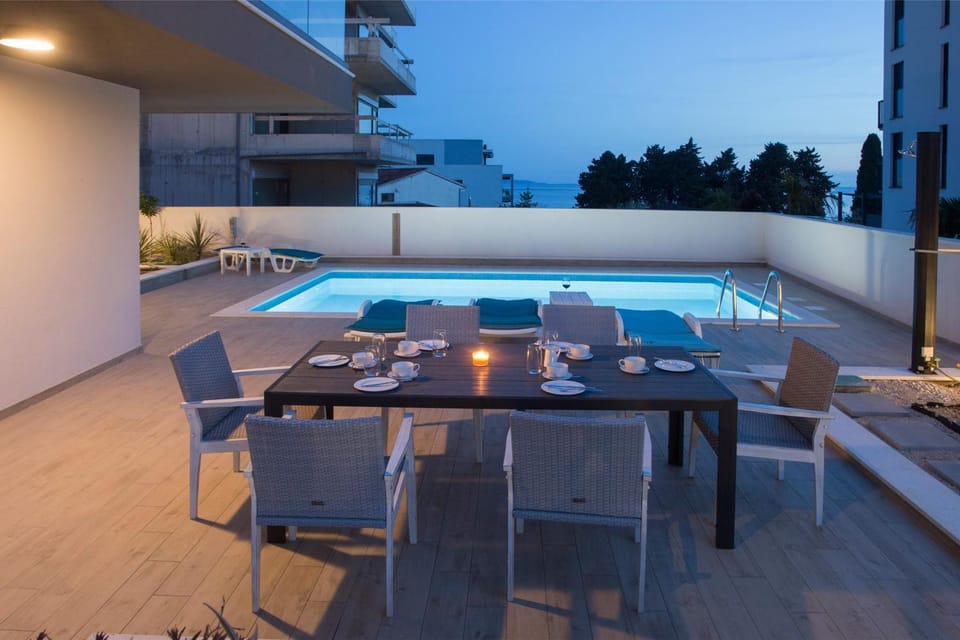 Balcony/Terrace, Swimming pool