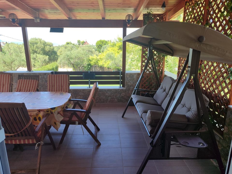 George's family friendly maisonette with great exterior Villa in Euboea