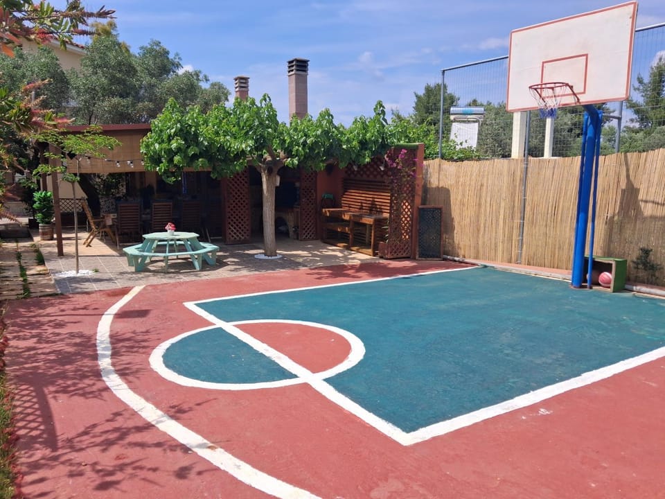 George's family friendly maisonette with great exterior Villa in Euboea