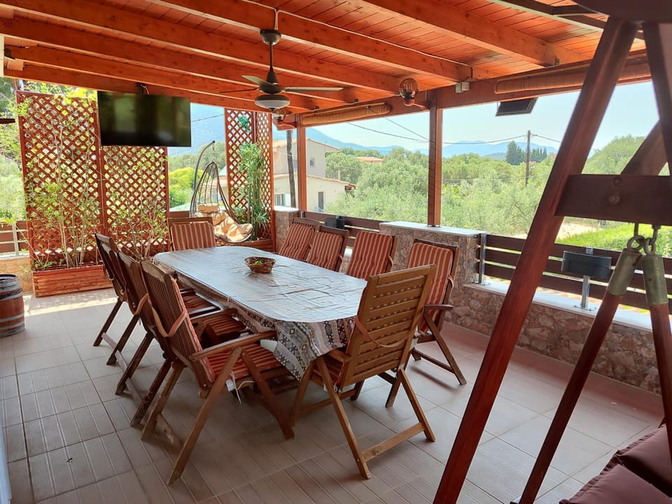 George's family friendly maisonette with great exterior Villa in Euboea