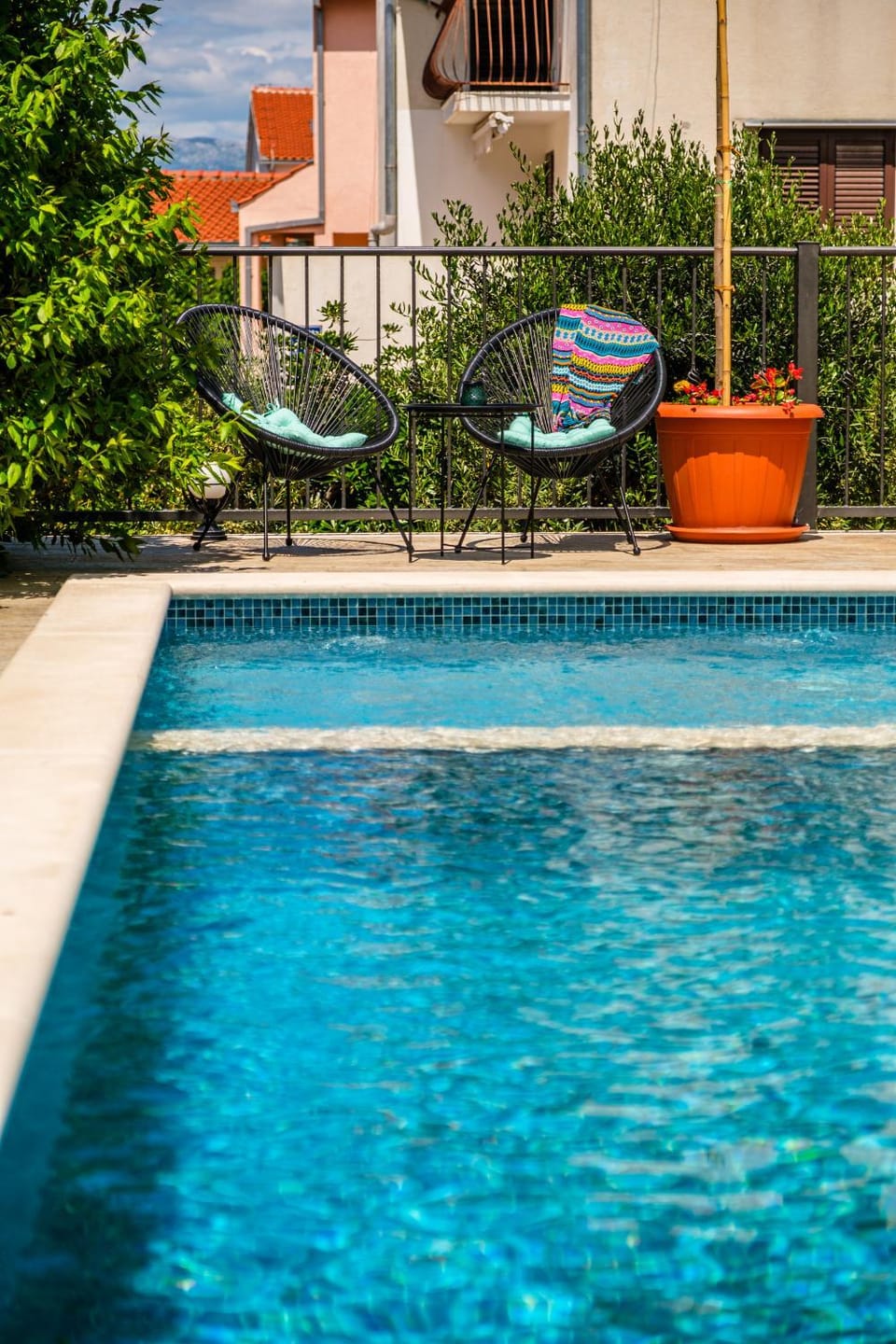 Patio, Pool view, Swimming pool, Swimming pool, sunbed