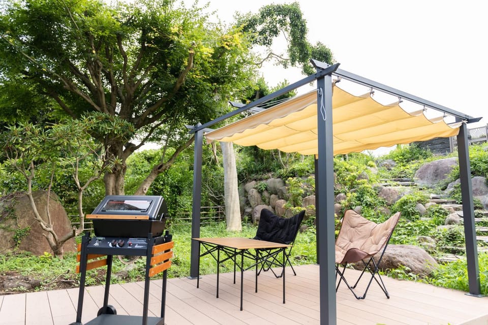 Patio, BBQ facilities