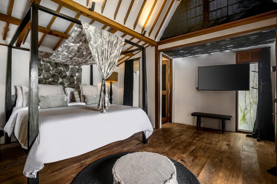 Bed, TV and multimedia, Bedroom, air conditioner