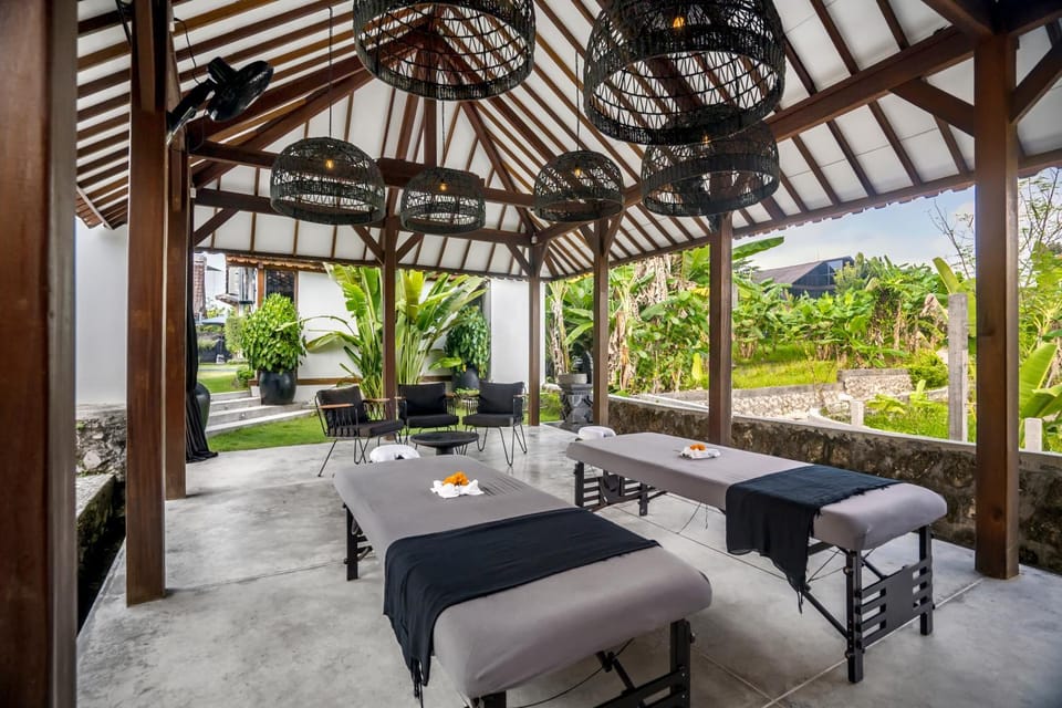 Property building, Spa and wellness centre/facilities