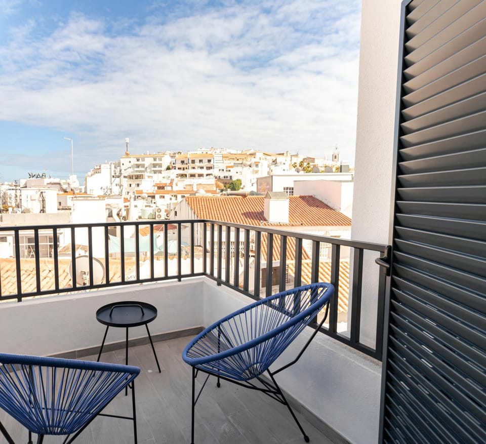 Balcony/Terrace, City view