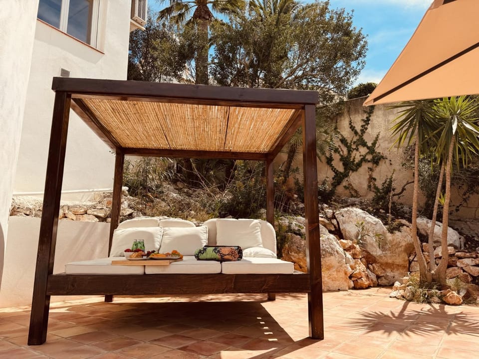 Day, Balcony/Terrace, Seating area