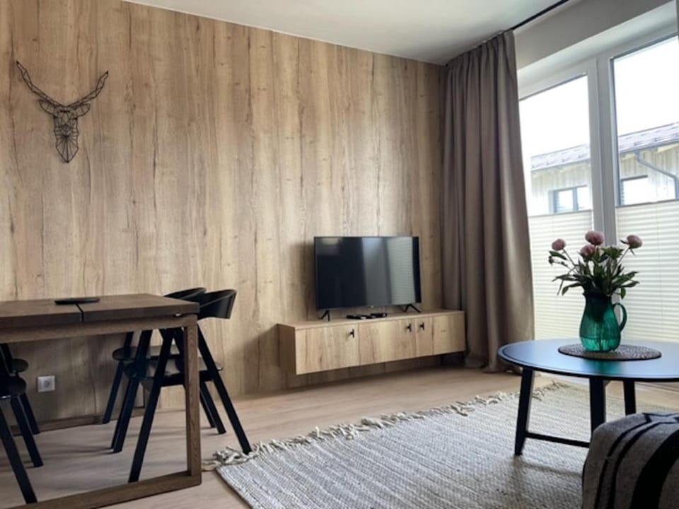 TV and multimedia, Dining area
