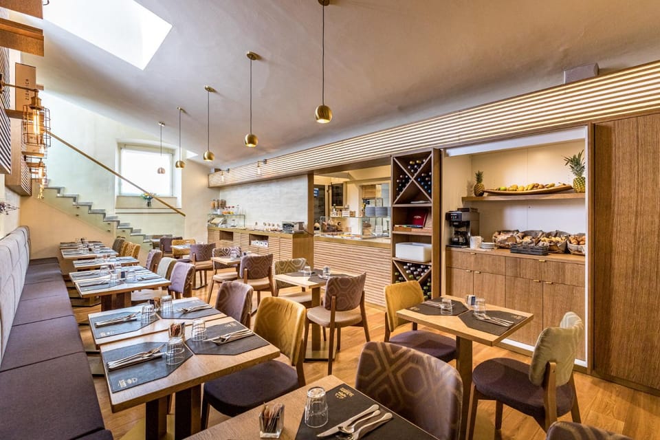 Restaurant/places to eat, Lounge or bar, Breakfast, Internal: Not applicable to any particular room