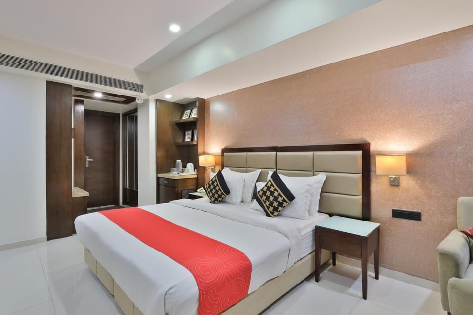 Bed, View (from property/room), Bedroom