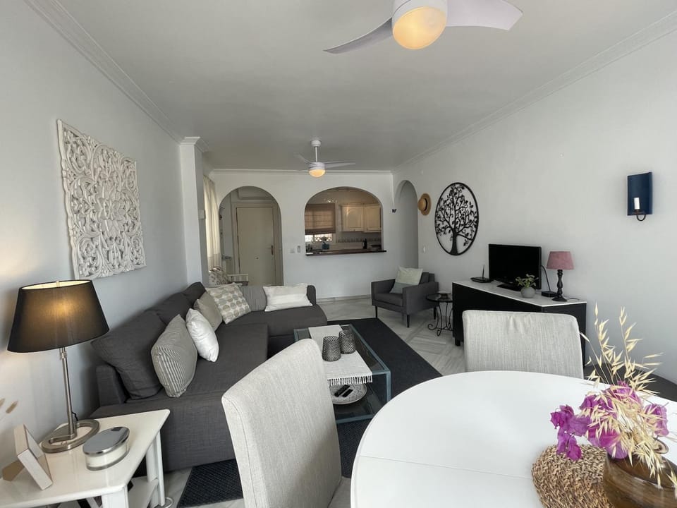 Communal lounge/ TV room, Living room