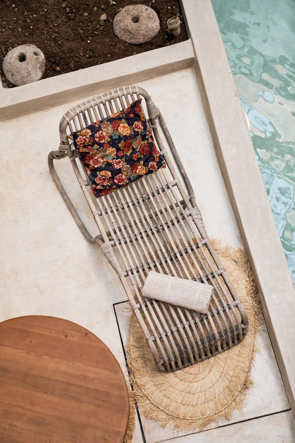 Decorative detail, Swimming pool, Swimming pool, sunbed, sunbed