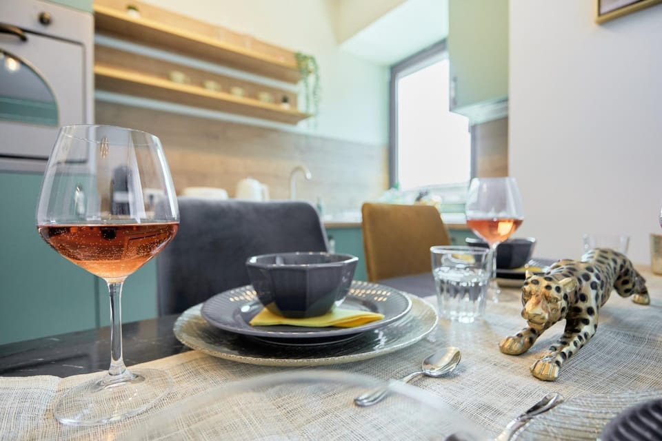 Voguish Apartment in Bucharest