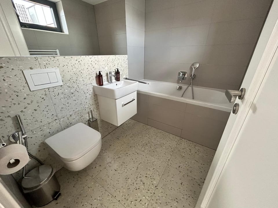 Bathroom, Bath