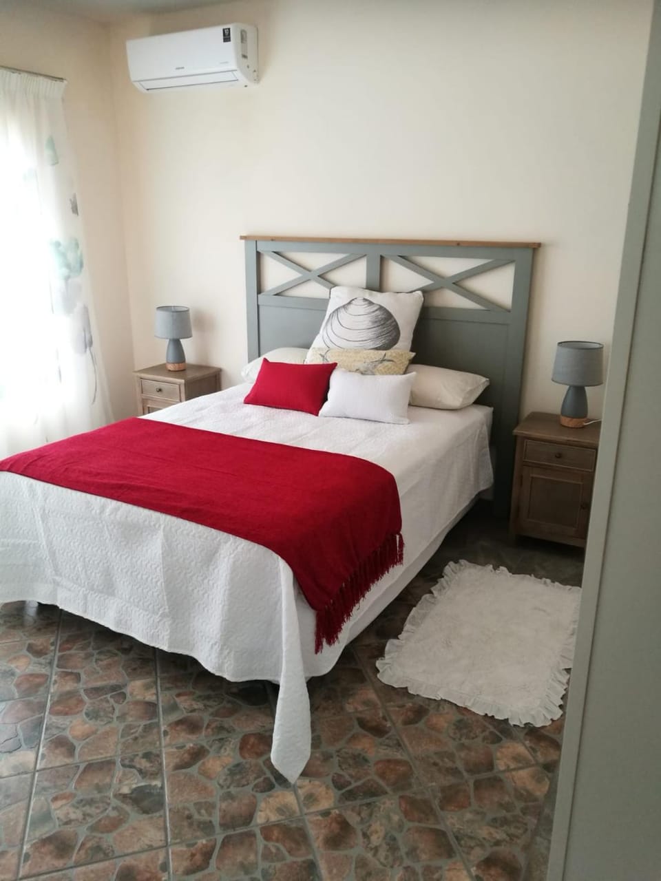 Bedroom, air conditioner