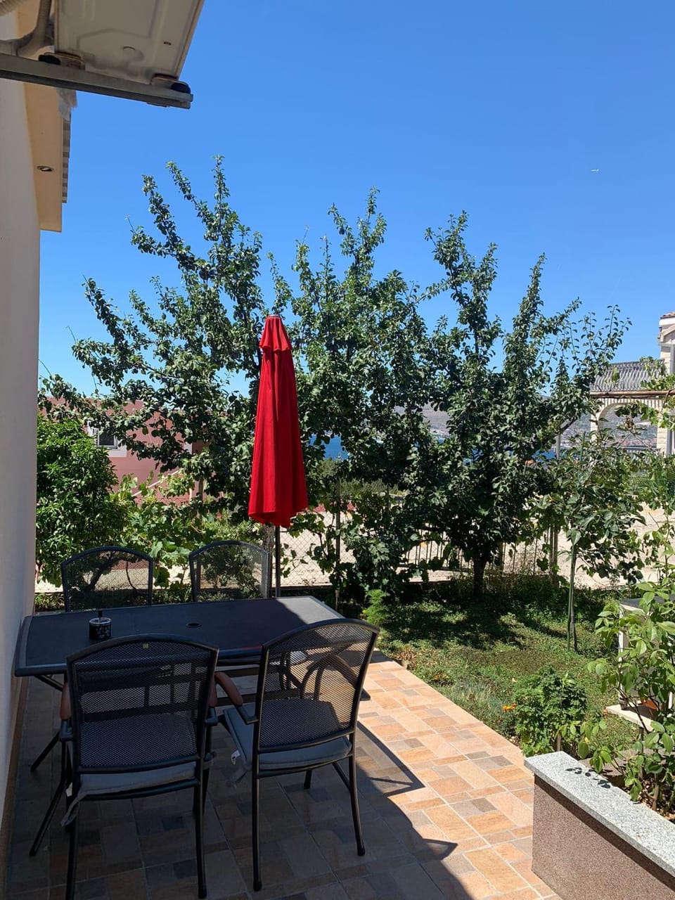 Patio, Day, Natural landscape, Garden, Balcony/Terrace