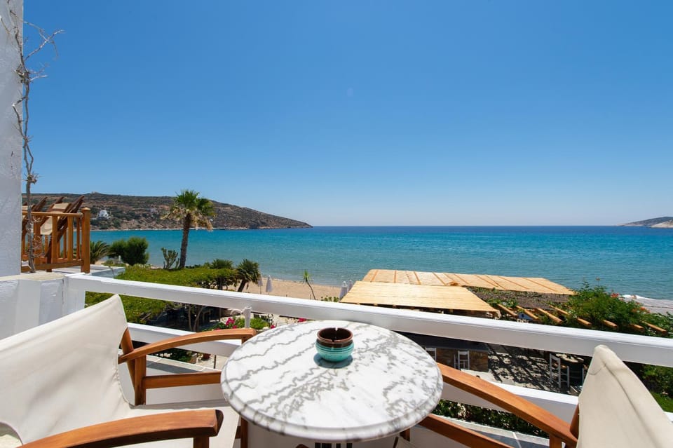 Almyra Seaside Suites Apartment in Milos