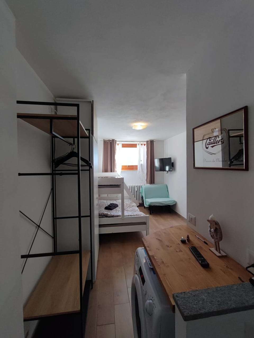 Photo of the whole room