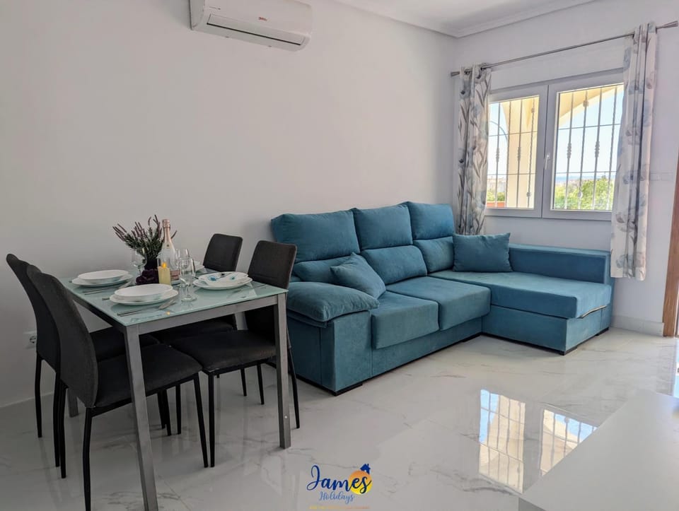 First Floor 2 Bedroom Apartment Near Emerald Isle LF13 Apartment in Vega Baja del Segura