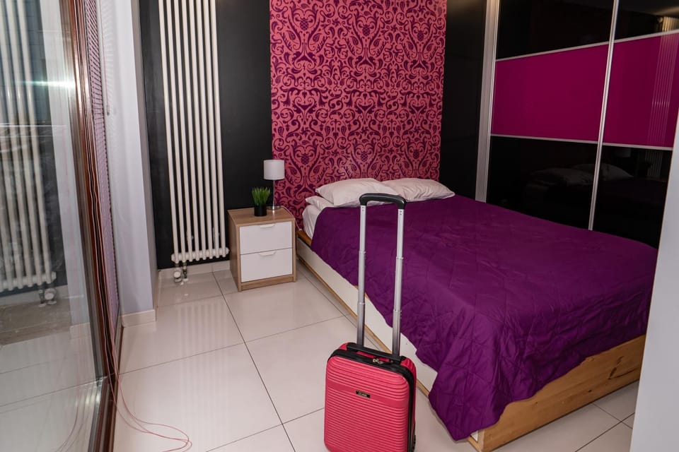 Bedroom, heating, wardrobe