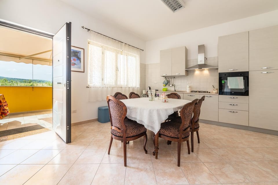 Property building, Kitchen or kitchenette, Living room