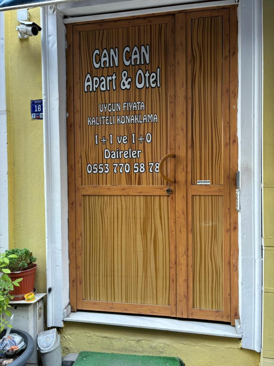 Facade/entrance