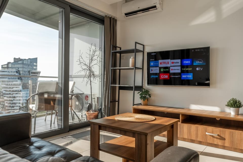 Capital Towers Premium Sunset 15th floor & darmowy parking podziemny Apartment in Poland