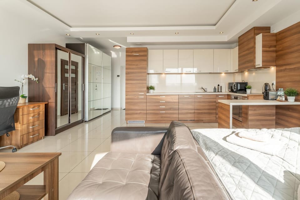 Capital Towers Premium Sunset 15th floor & darmowy parking podziemny Apartment in Poland