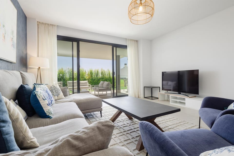 TV and multimedia, Balcony/Terrace, Living room, Dining area, Garden view, air conditioner