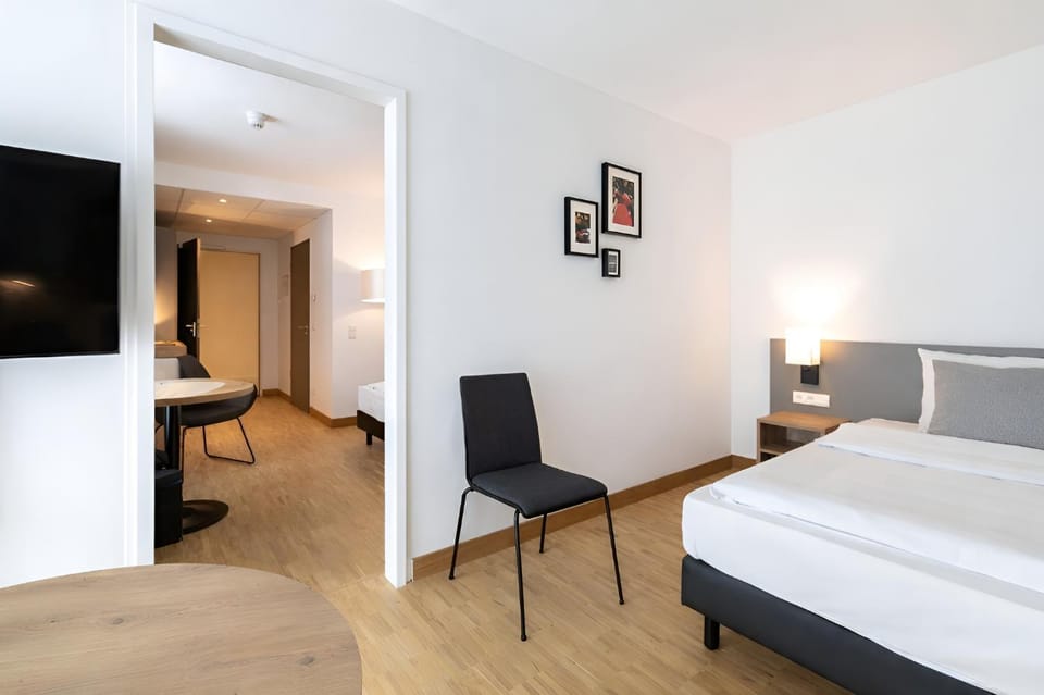 Photo of the whole room, Bedroom