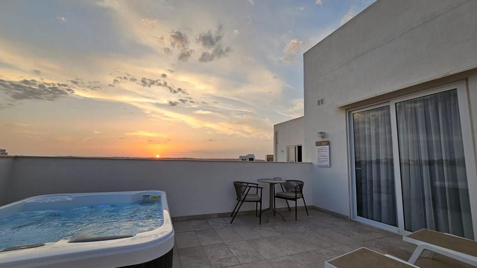 Hot Tub, View (from property/room), Balcony/Terrace, Sunset