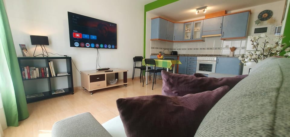 Communal lounge/ TV room, TV and multimedia, Seating area, Evening entertainment