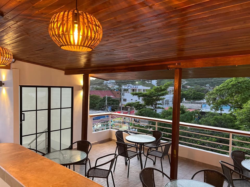 Patio, Restaurant/places to eat, Day, View (from property/room), Balcony/Terrace, Living room, Seating area, Dining area