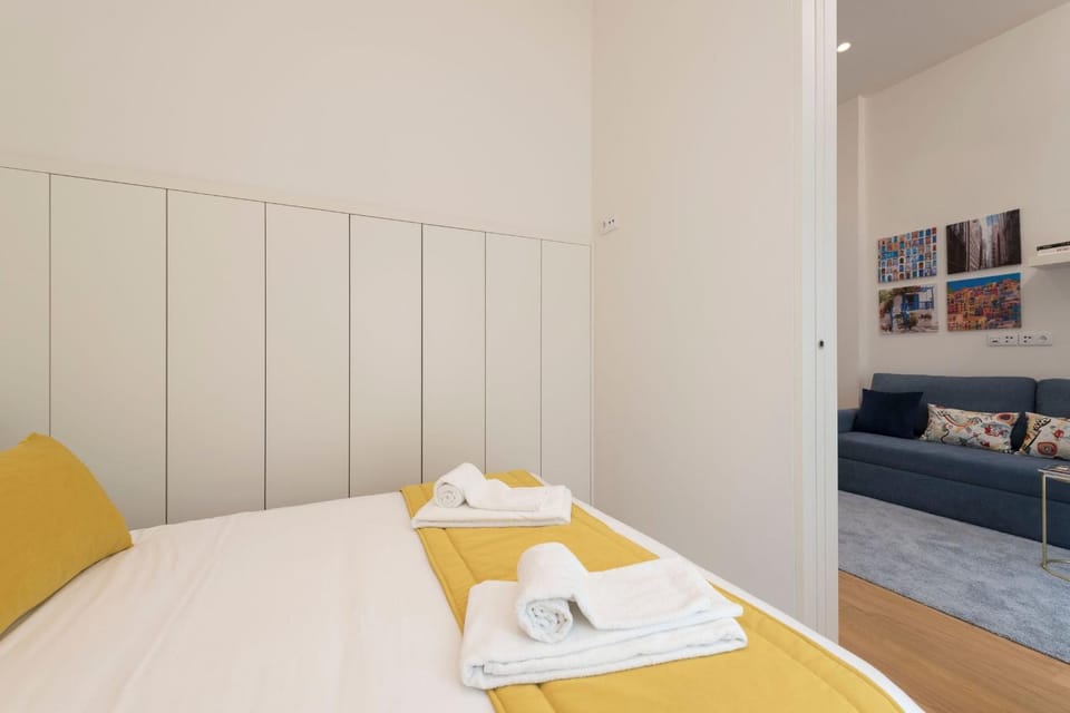 Bed, Living room, Photo of the whole room